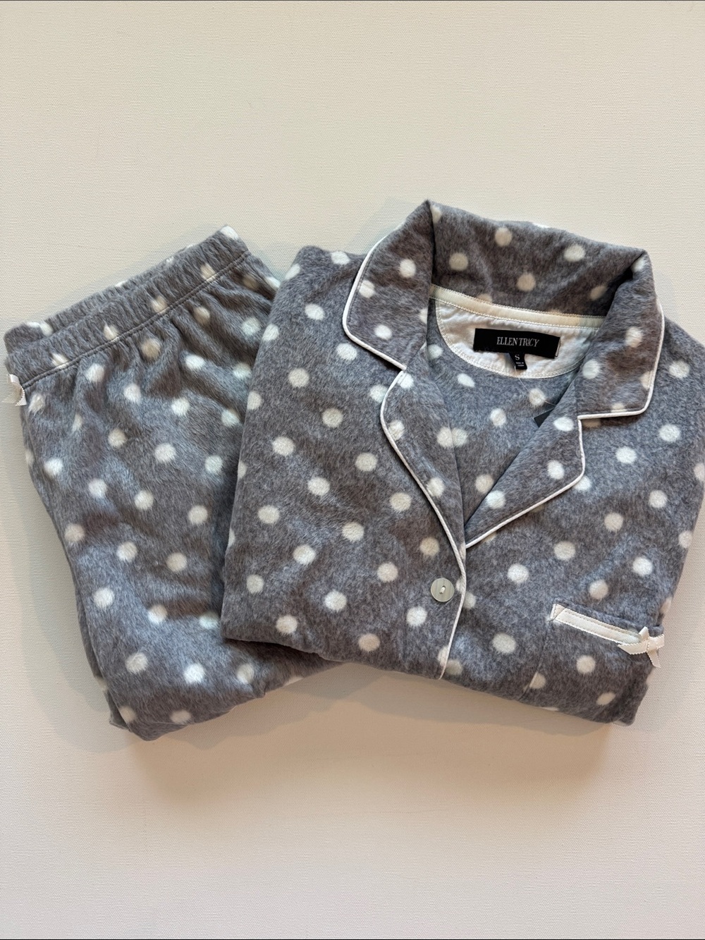 NWT! Ellen Tracy Women’s Gray and White Polka Dot Pajama Set